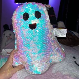 SOLD Viral sparkly iridescent ghost